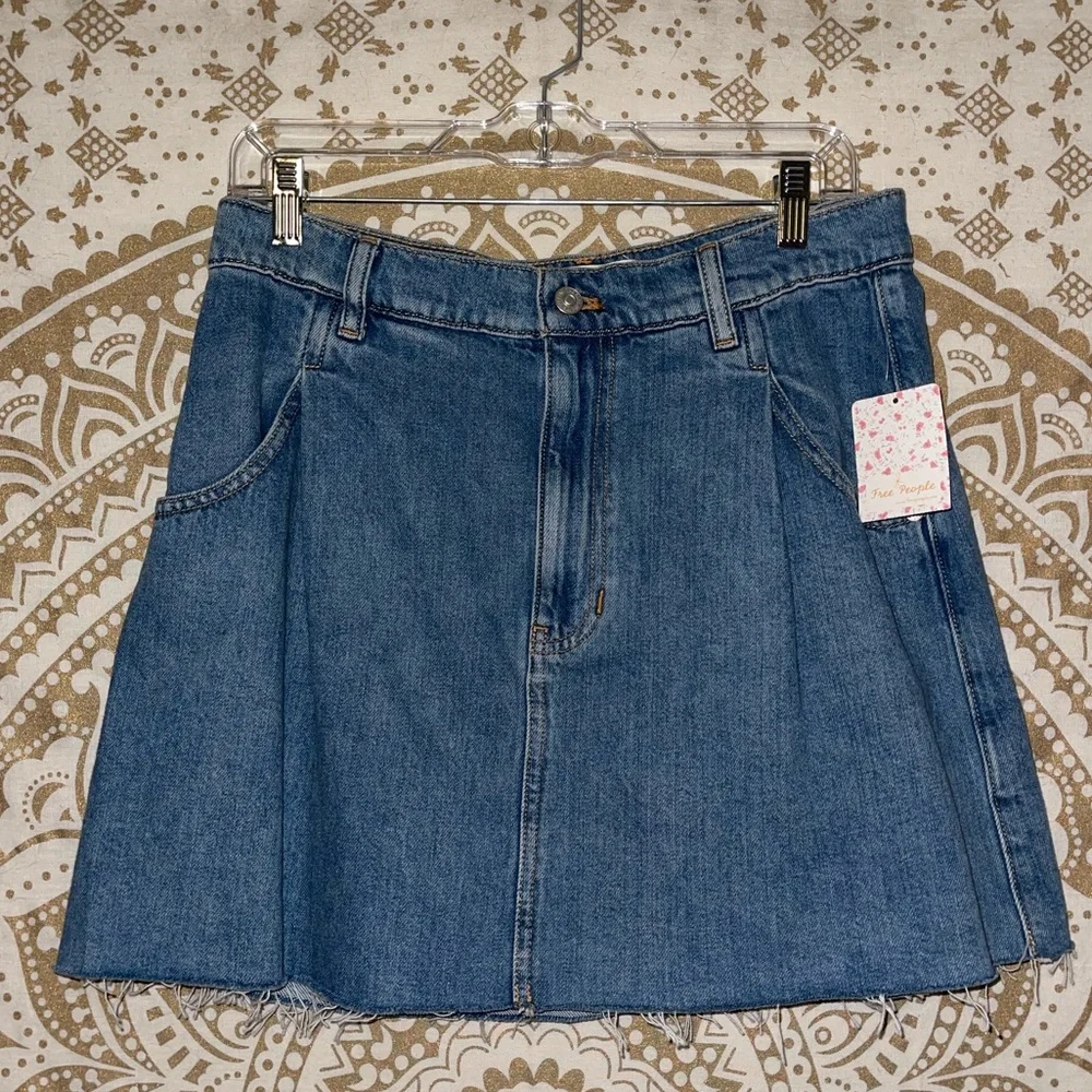 ✨HP✨ NWT “FREE PEOPLE” CUTE BUTTON & ZIP-UP SKIRT, WE THE FREE LINE, SIZE 30 - Picture 1 of 5